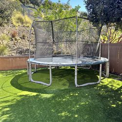 14’ Round Trampoline