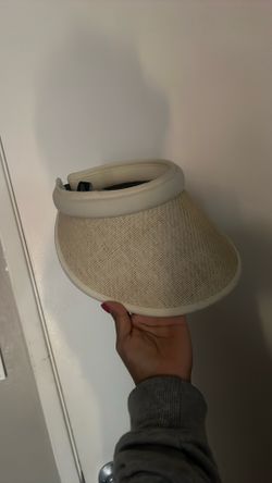 Beige visor (hat)