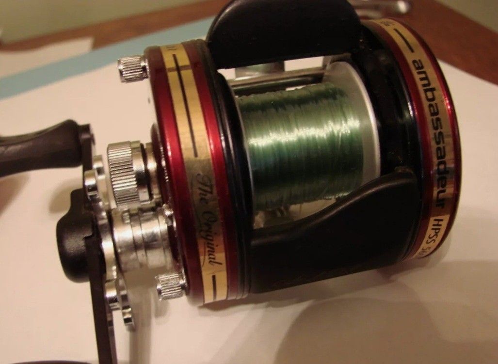 ABU GARCIA REEL (LIKE NEW)