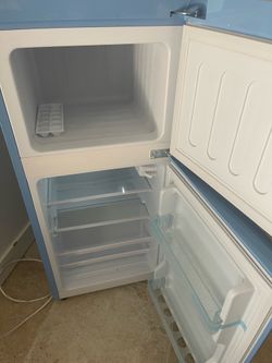 Mini retro fridge