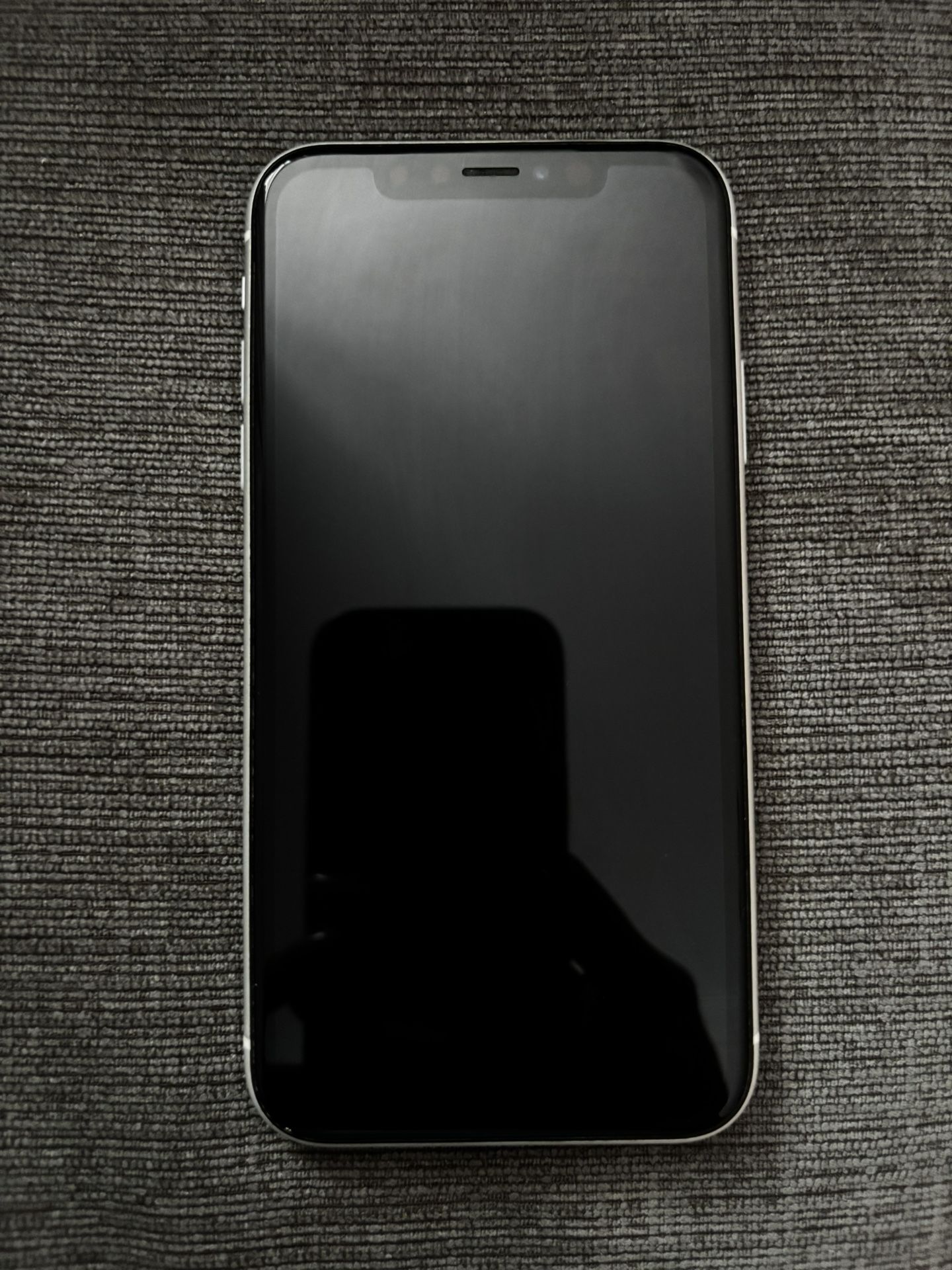 iPhone XR white In Like New Condition 