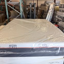 SALE ‼️Queen mattress Tempurpedic ProAdapt firm ‼️