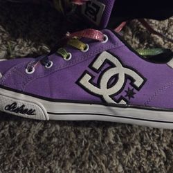 DC Chelsea Canvas skateboard Sneaker Purple  size 5 Youth 