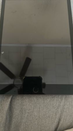 Apple IPad (8th Generation)