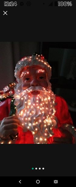 Santa Claus Lights Up