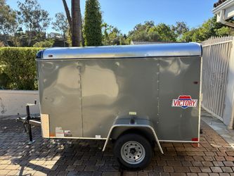 2019 Utility / Enclosed Trailer (5' x 8') - Mint Condition / Side Door