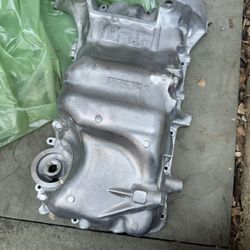 Selling a brand-new, never-used engine oil pan 