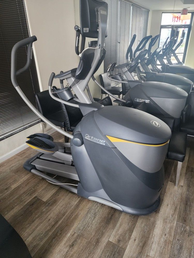 Octane Pro 4700 Commercial Elliptical