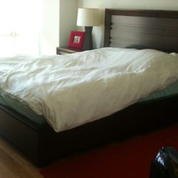 Bed Set Crate & Barrel Queen