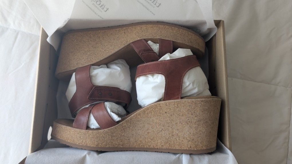Taos Lexie Wedge Sandal 11-11.5