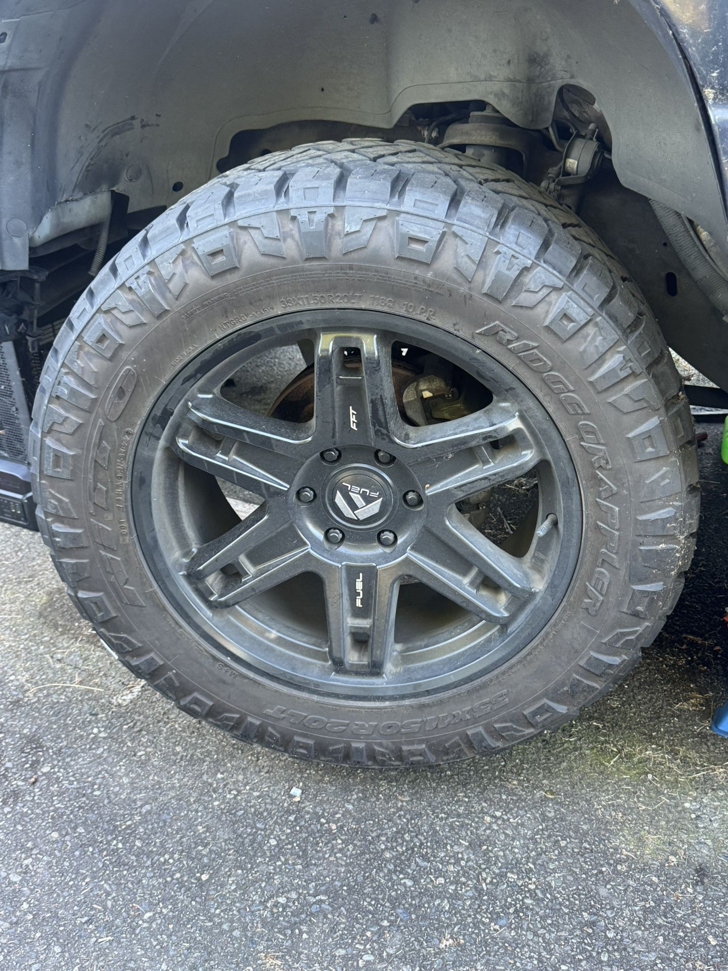 Fuel SLAYER 20" Matte Black 6 Lug 9,1 Offset Plus Nitro Ridge Grapplers 600 Miles 