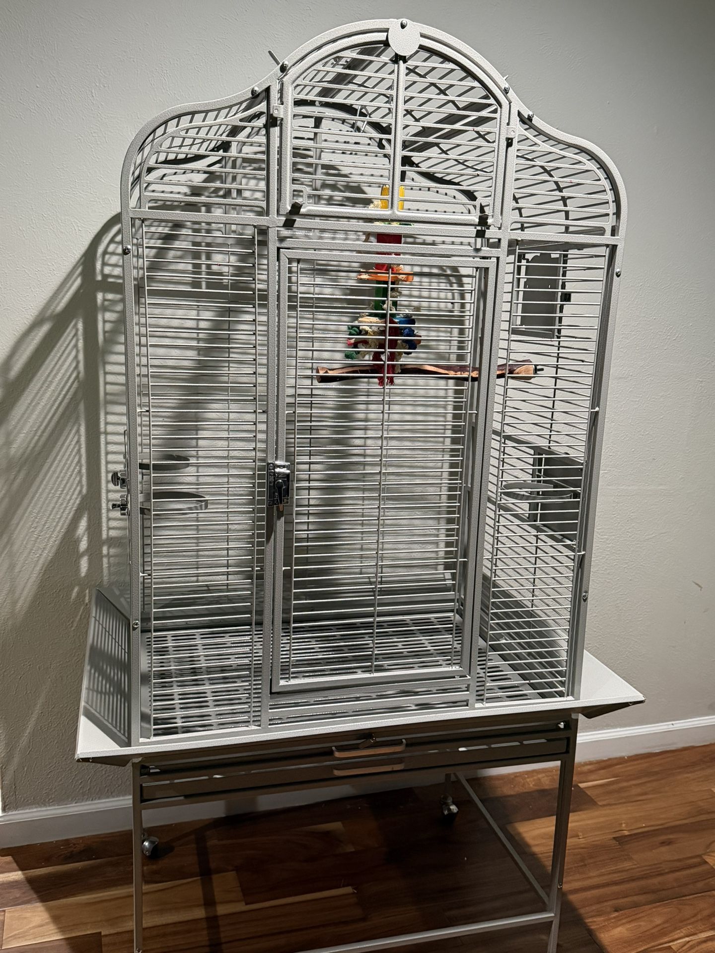 Large parrot cage and penn place bird life natural wood tree