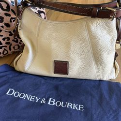 Beautiful & Fashionable Handbag Lot