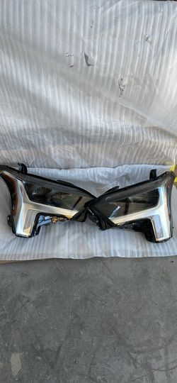 2022/26 Toyota Tundra or Sequoia original LED headlights