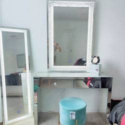 Makeup Vanity With Light 