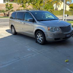 2008 Chrysler Town & Country