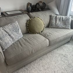 Queen Sized Pullout Sofa