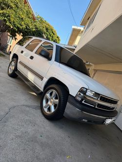 Tahoe 2003 clean title !! fFRESH ASS TAHOE