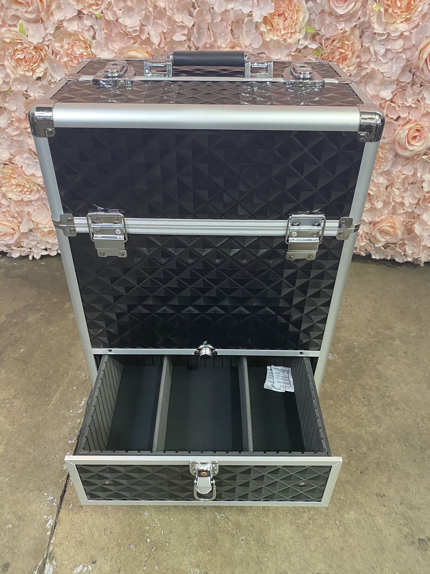 3-in-1 Professional Aluminum Artist Rolling Trolley Makeup Train Case 🧡🧡🧡
