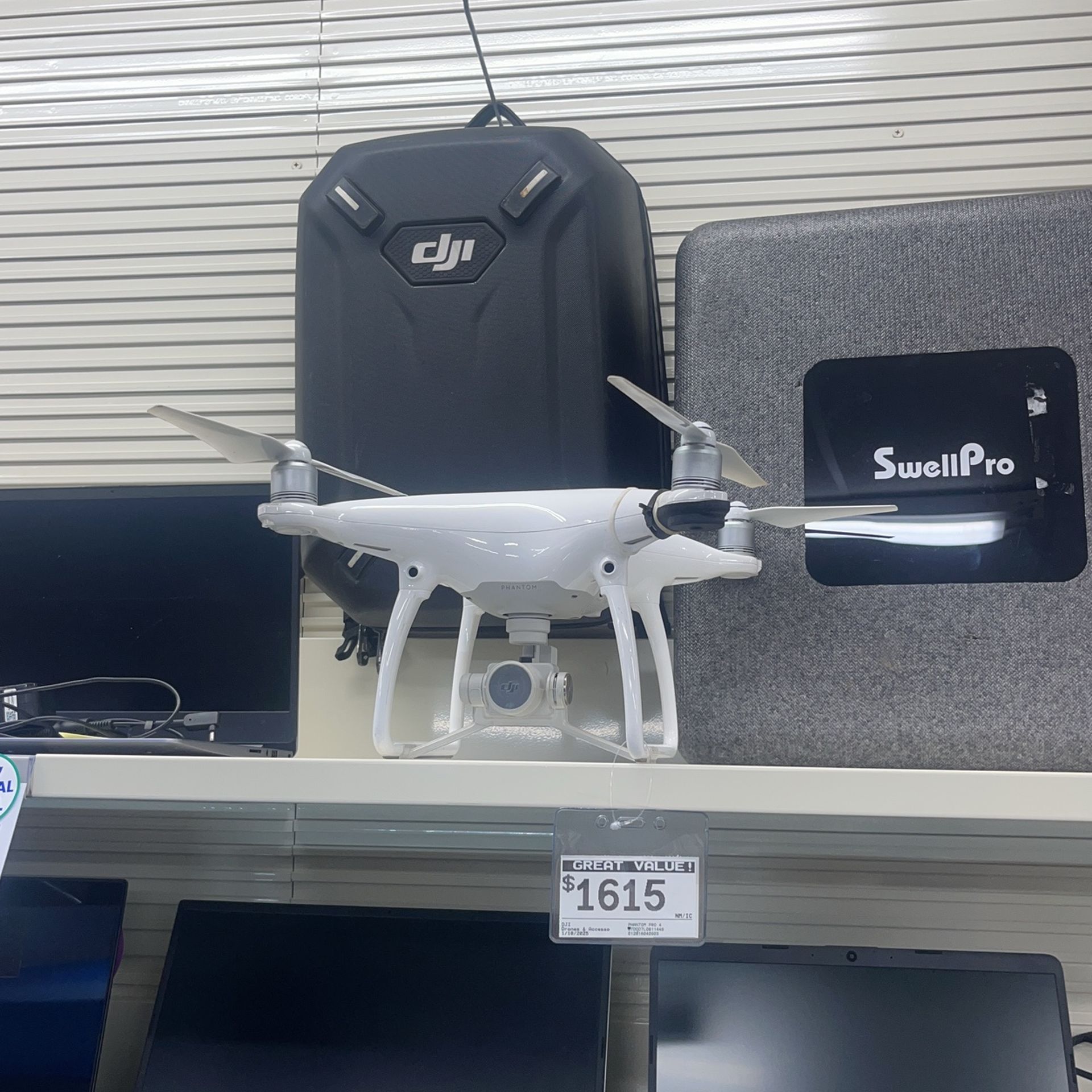 DJI Phantom Pro 4 Drone W/case