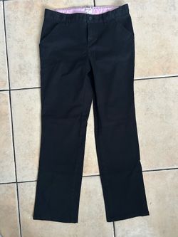 pantalón de uniforme escolar para niños de color negro, de la marca Cat & Jack en talla 16
