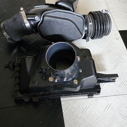 2003-2007 Infiniti G35 OEM Air Intake Pipe with Box and air filter