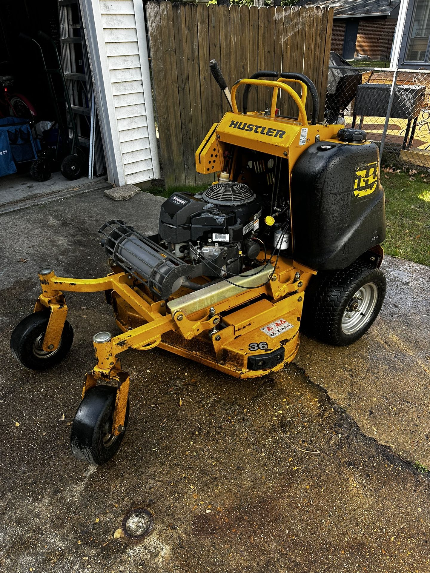 Hustler super 36 upright mower