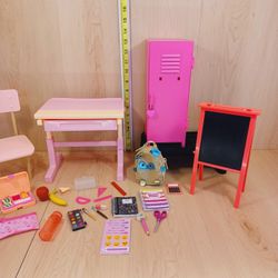 School Desk& Locker For 18-inch Doll 