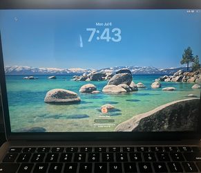 Apple MacBook M1