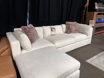 Stunning modular sectional! $999 🚨🤍📦
