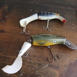 2 Fishing Lures Musky Drifter Tackle & Lure With Big Lures On It Both One Money