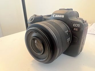 Canon EOS R6 Mirrorless Camera + 35mm Lens