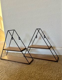 Triangular Hanging shelves (set of two)