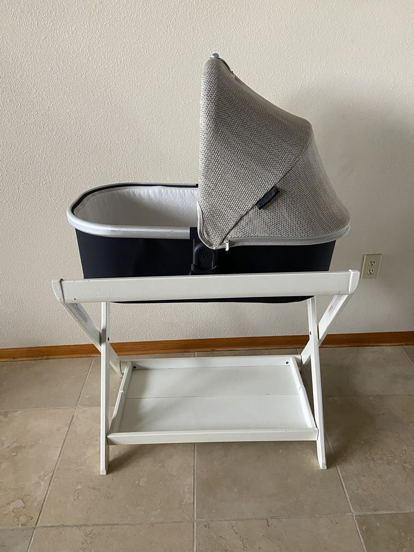 Uppababy bassinet stand