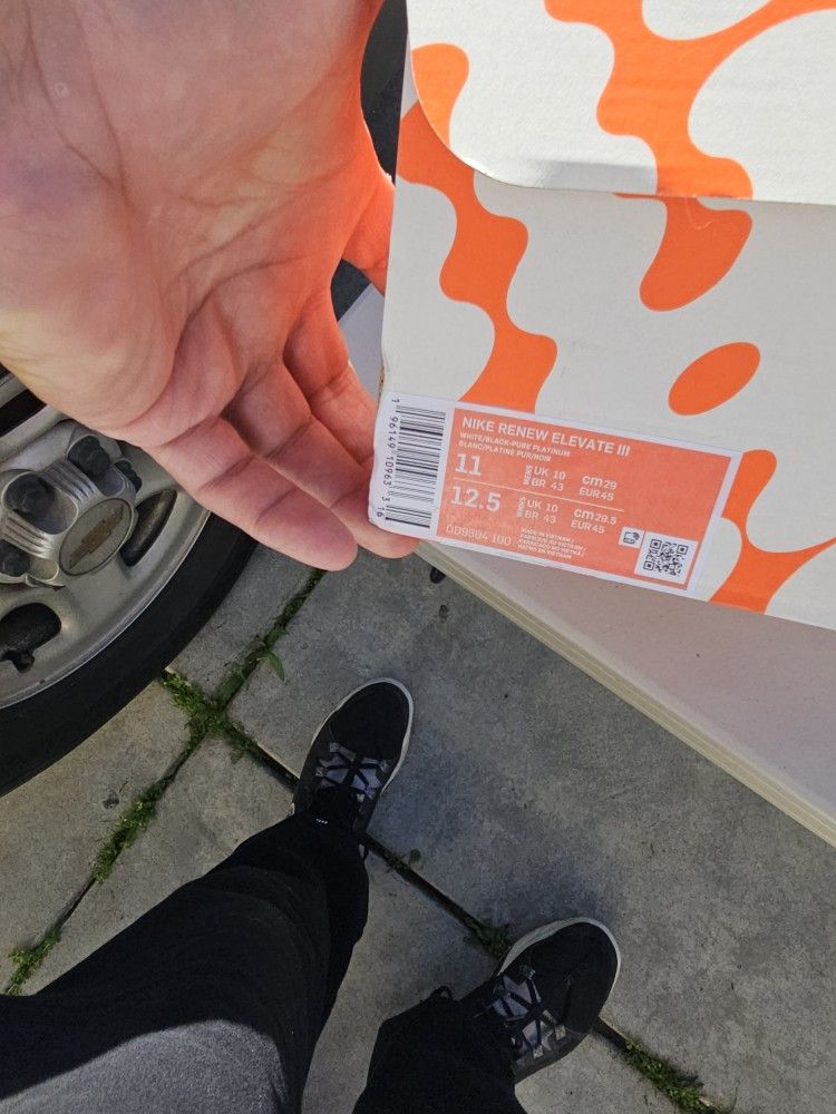 Brand New Nike Men's size 11