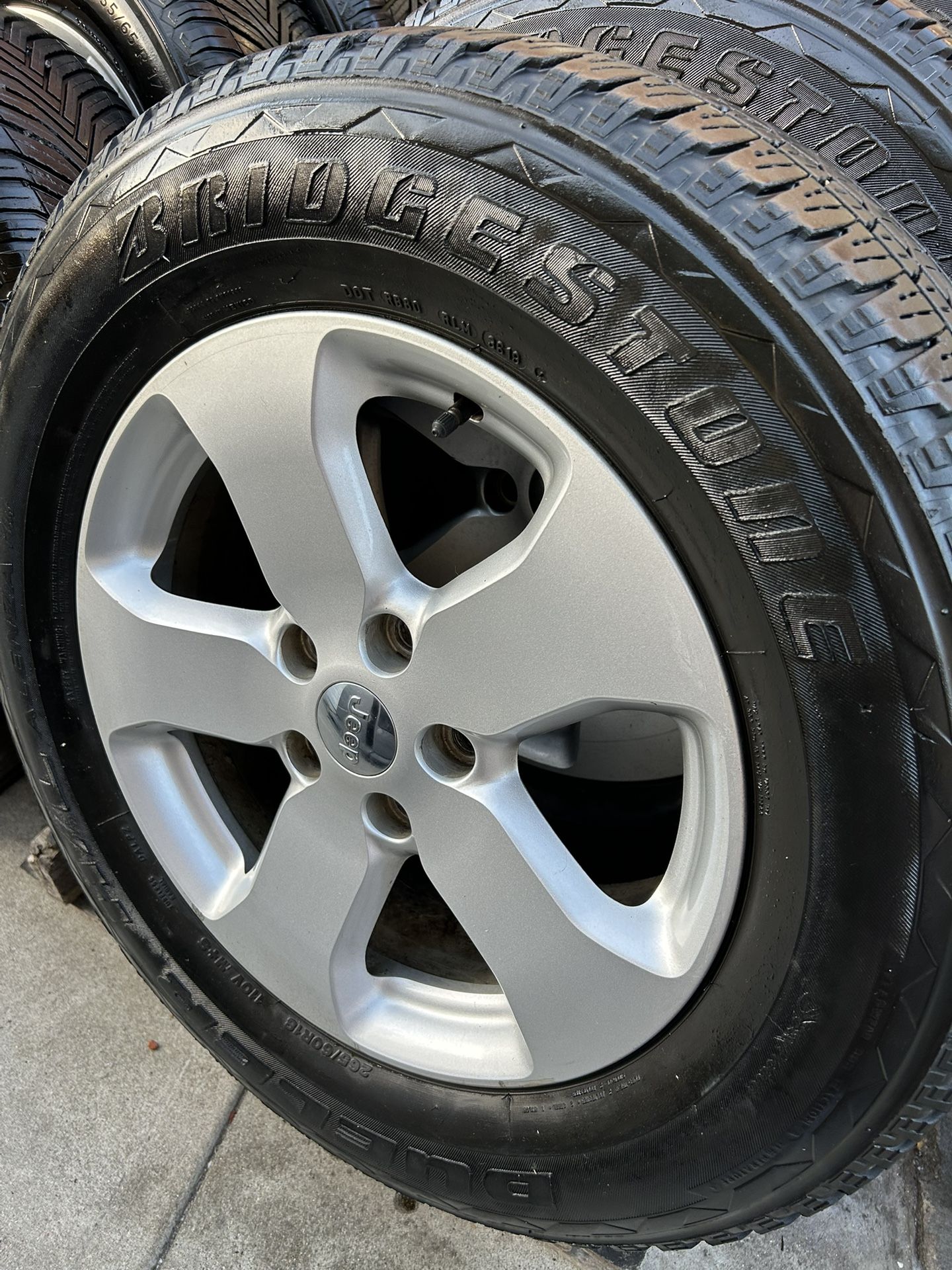 4- BRIDGESTONE ALENZA RADIAL H / L