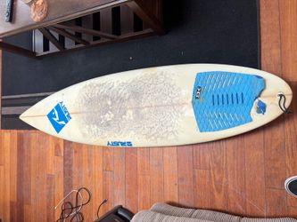 Rusty Team 6'2" Shortboard + Traction Pad + Fins