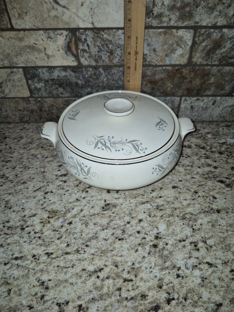 Vintage Homer Laughlin Lidded Serving Bowl, Celeste