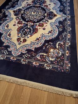 Large Navy Blue Persian-Style Area Rug 9,5 by 6