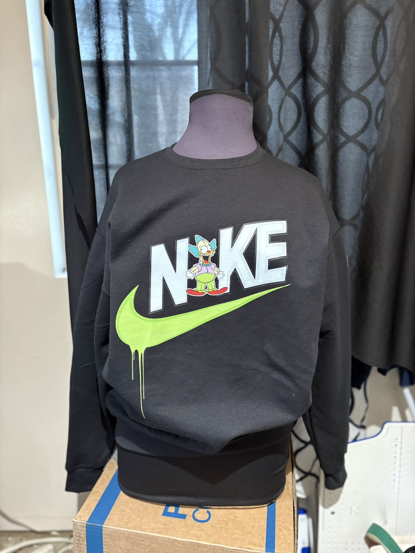 (Xl ) Crewneck Sweatshirt