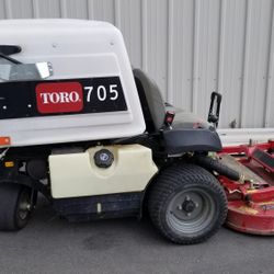 Toro Z Master 8000 Series Zero Turn Lawn Mower (Model 74315)