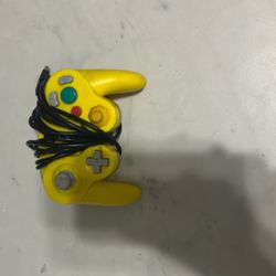 Nintendo Pikachu Wired Controller 
