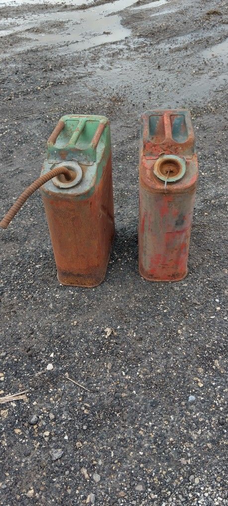 (2) 5 GALLON MAYBE MORE METAL GAS CANS, INSIDE CLEAN, SEFFNER FL