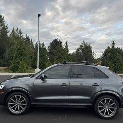 MUST SEE!! 2018 Audi Q3 S-line Quattro - WELL MAINTAINED!