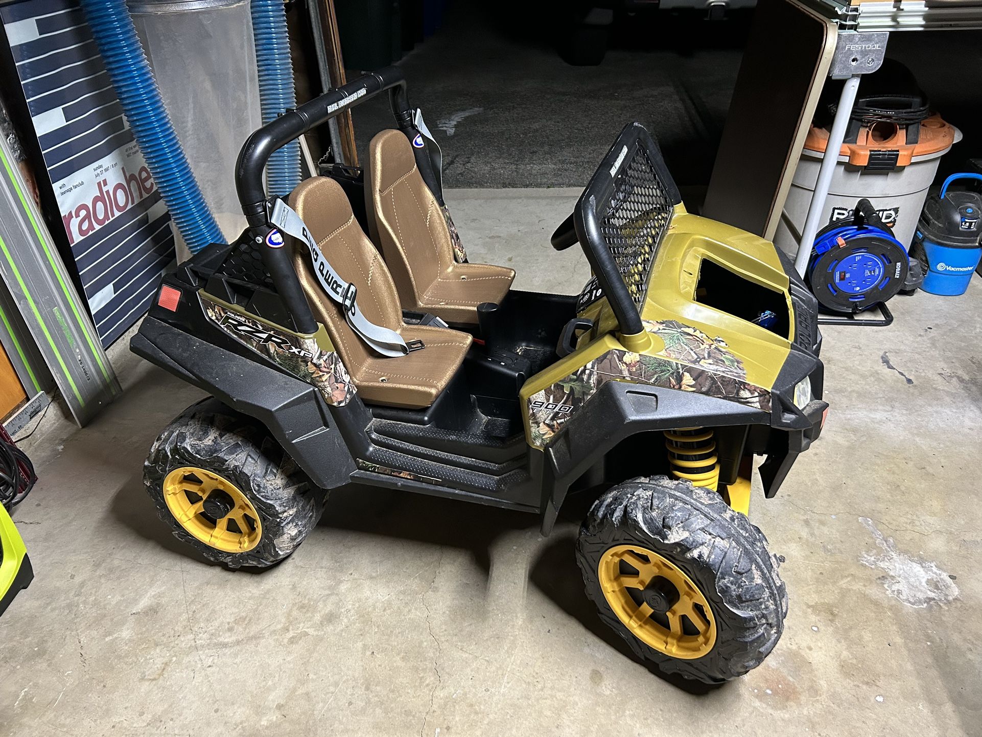 Peg Perego Polaris RZR 900 12 Volt Battery Powered Ride On Camo