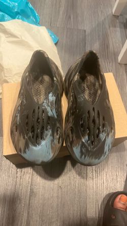 Yeezy size 4 foam runners