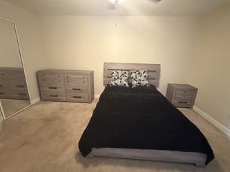 Full Bedroom Set (Like New)