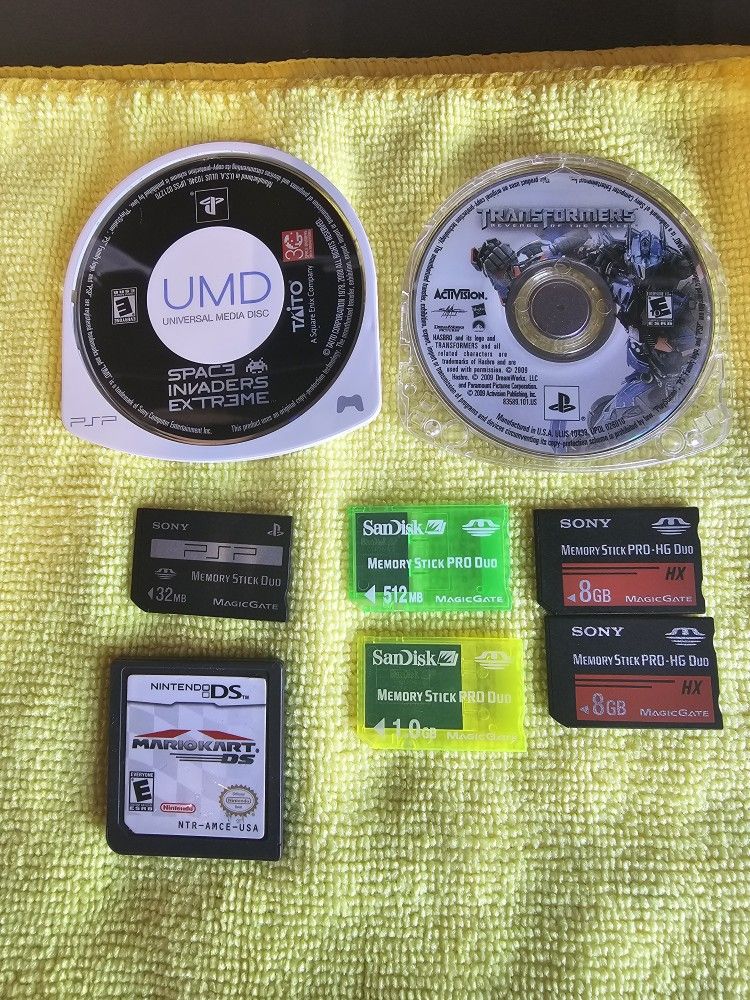 Psp Ds Games and Memory Cards