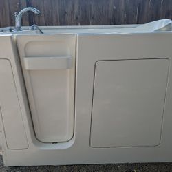 Walk-in Tub  (52"x 26").  Make Offer