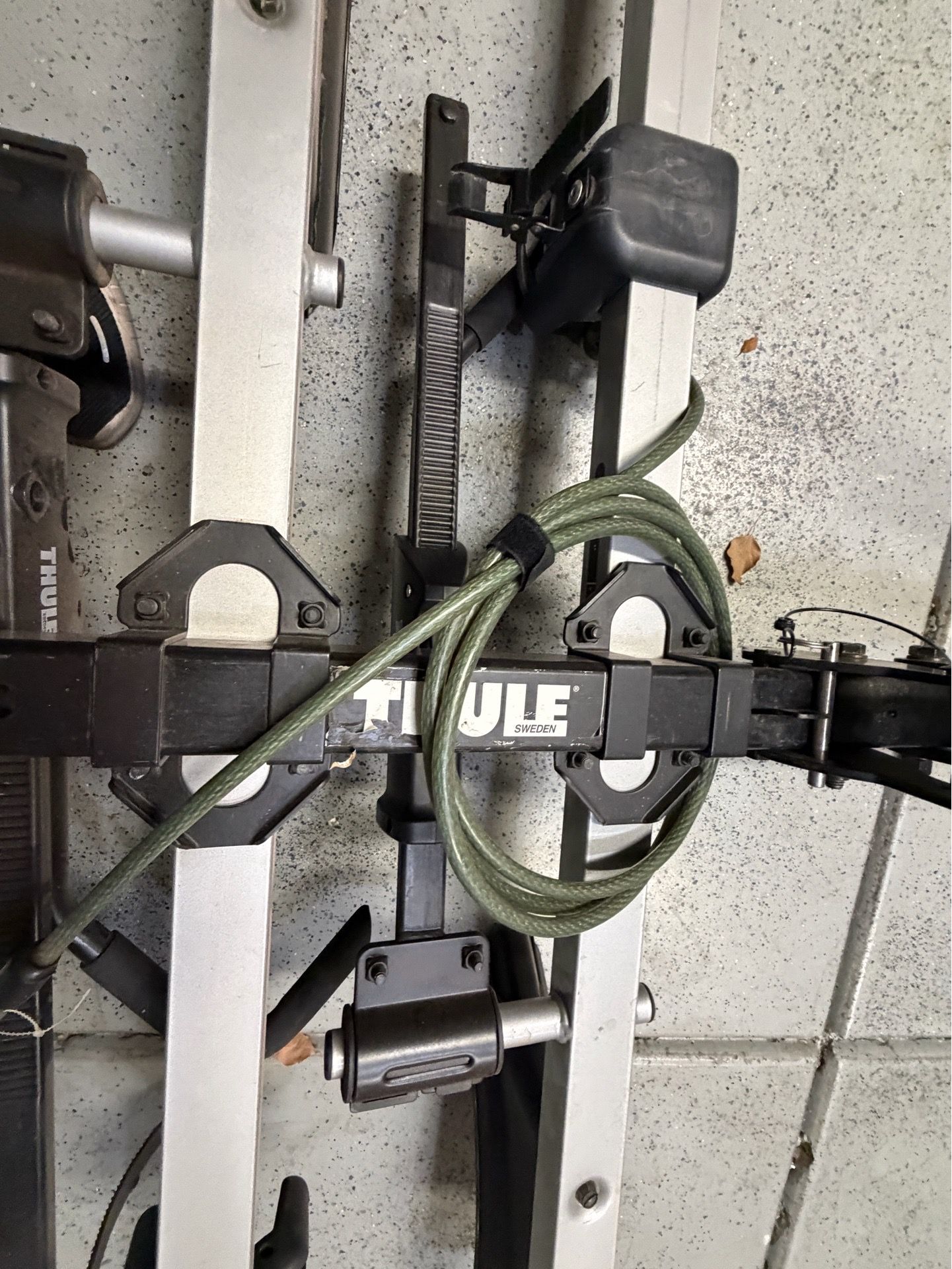 Thule Bike Rack for tow hitch (2 bikes)